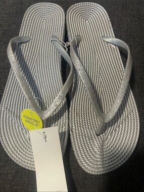 Capelli of New York Silver Glitter Flip Flop Sandals